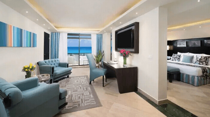 Pyramid Master Suite 